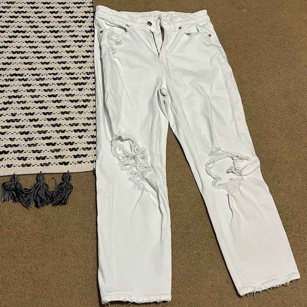 American Eagle High Waisted Mom Jeans